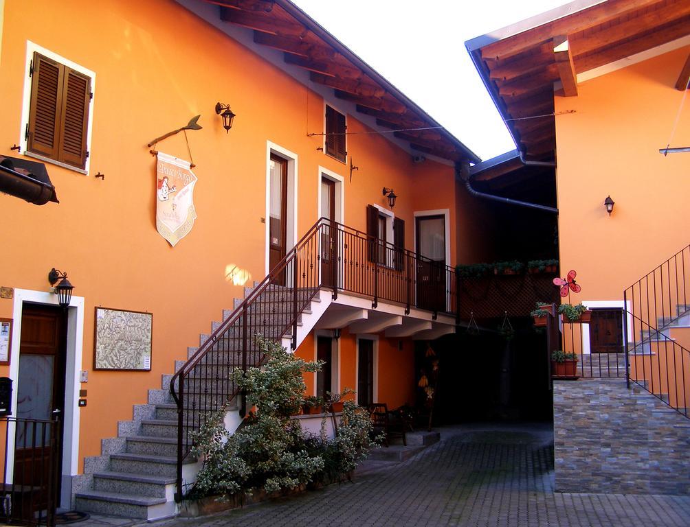 Caprie L'Antico Borgo Rooms Rental מראה חיצוני תמונה