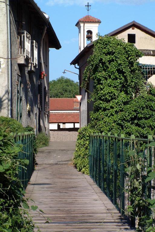 Caprie L'Antico Borgo Rooms Rental מראה חיצוני תמונה