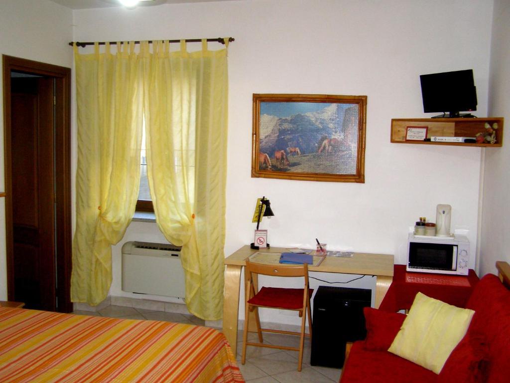 Caprie L'Antico Borgo Rooms Rental חדר תמונה